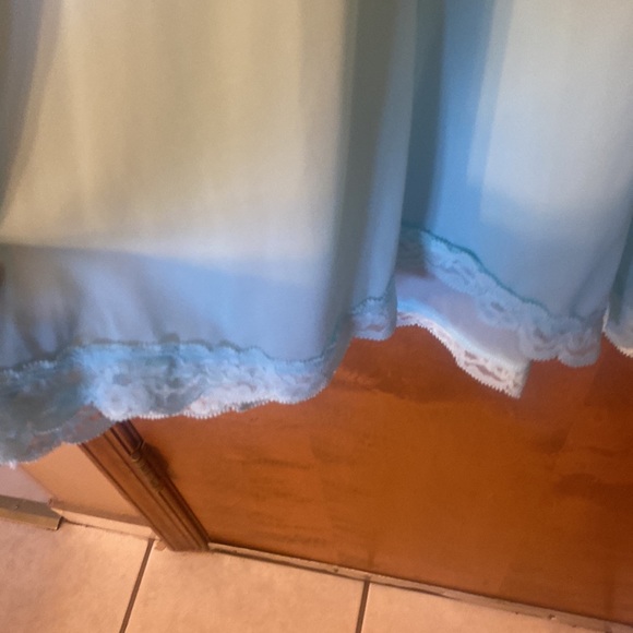 Vintage Two Piece Nightgown and Robe Set Size Medium - Picture 11 of 17